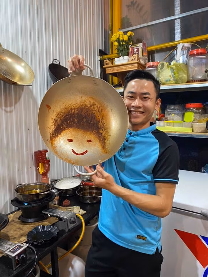 Khi bạn thích làm hoạ sĩ mà ba mẹ lại bắt đi làm bếp.