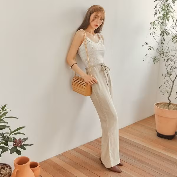 Những chất liệu vải mát mẻ, không thể thiếu trong tủ đồ của các quý cô thời trang