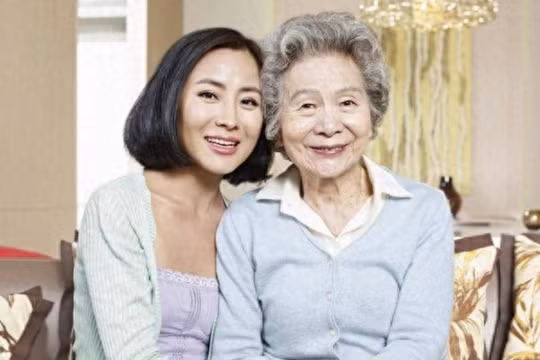 Nhiều người thừa nhận sống chung với mẹ chồng thật sự là một môn học khó. (Ảnh: ITN).