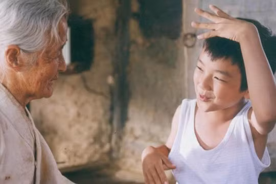 Giáo dục tốt khuyến khích trẻ học hỏi và khám phá một cách chủ động. (Ảnh: ITN).