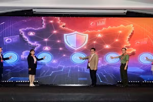 Ra mắt Câu lạc bộ "Niềm tin số" tỉnh Lâm Đồng. (Ảnh: Trang Thông tin điện tử Công an tỉnh Lâm Đồng).