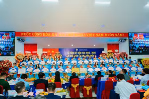 Trường Đại học Phan Thiết nhận học bổng hỗ trợ từ các đơn vị, cá nhân.