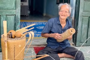 Đàn Cha pi, nhạc cụ truyền thống của đồng bào Raglai đang trở thành điểm nhấn thu hút du khách.
