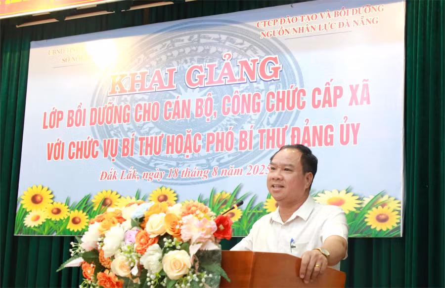 Ông Nguyễn Đình Tương, Phó Giám đốc Sở Nội vụ Đắk Lắk phát biểu khai mạc đợt tập huấn. (Ảnh: Thành Tâm)