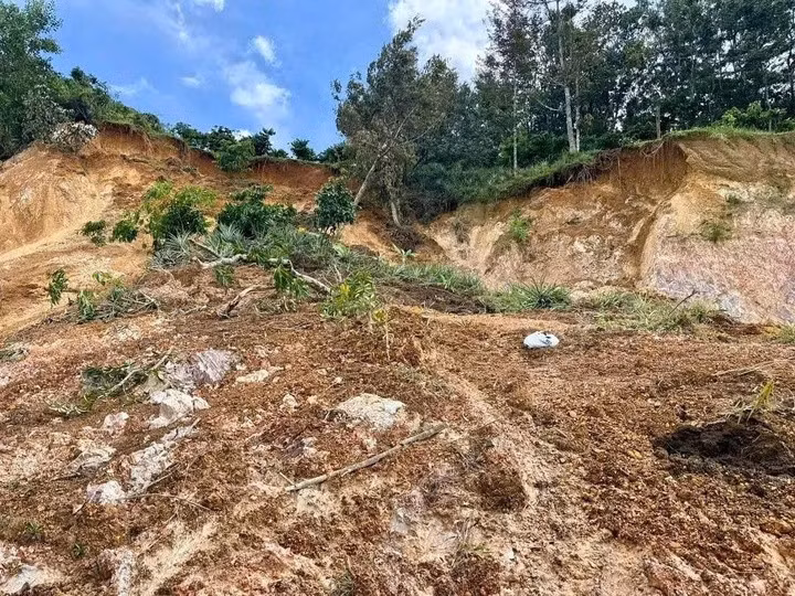 Sạt lở đất tại Lâm Đồng.
