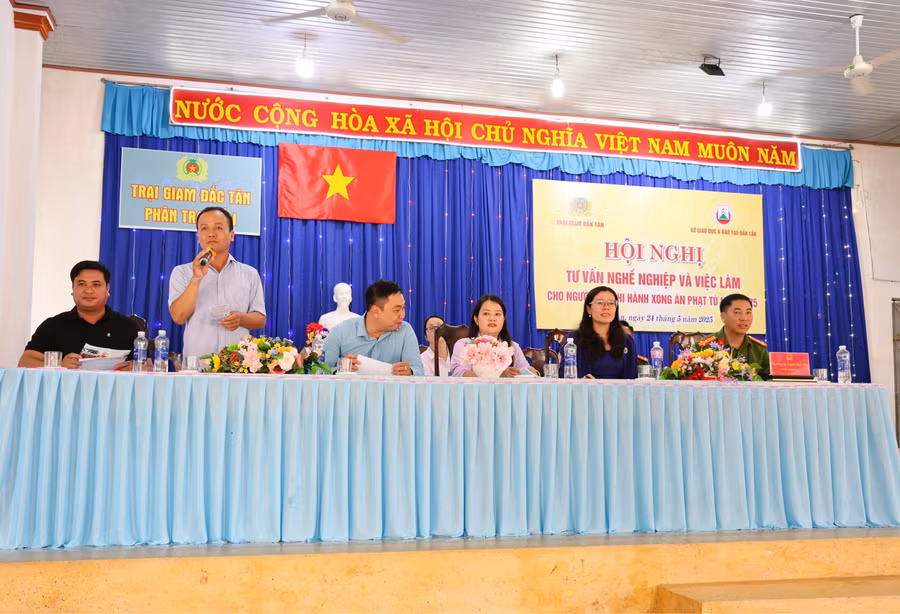 to-tu-van.jpg