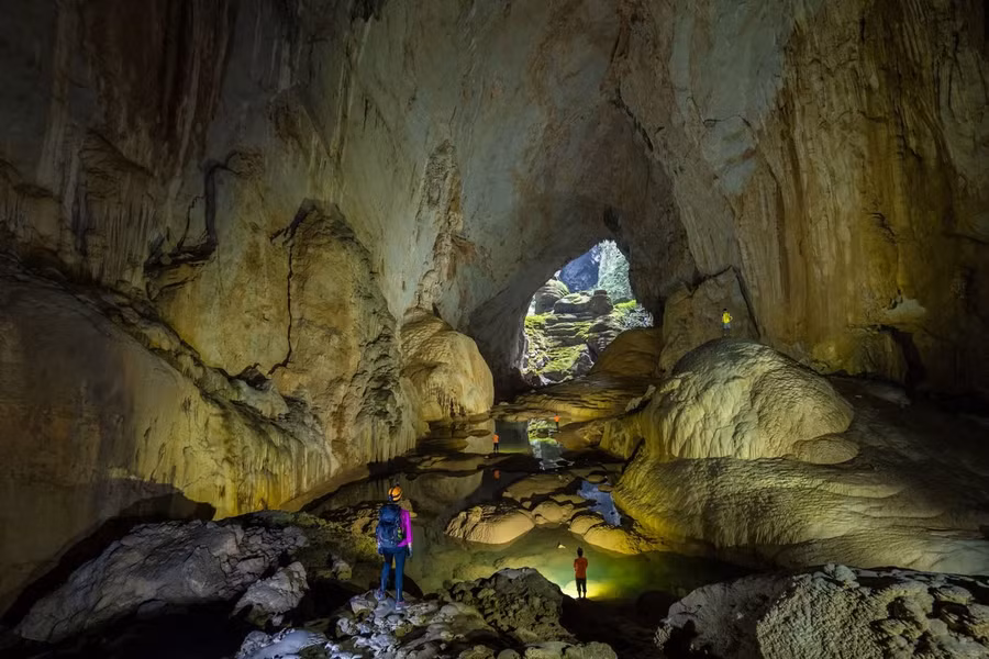 Du khách cần kiểm tra kỹ thông tin trước khi đăng ký tour thám hiểm Sơn Đoòng.