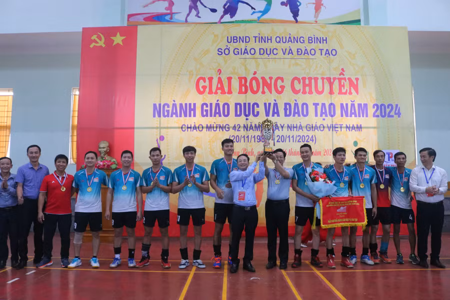 nhat-nam-phong-ba-don.jpg