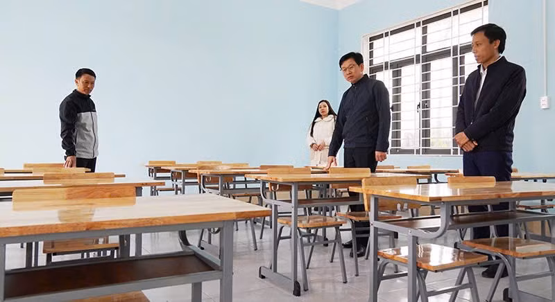 tim-tieng-noi-chung-de-154-hoc-sinh-duoc-den-truong-hinh-4.jpg