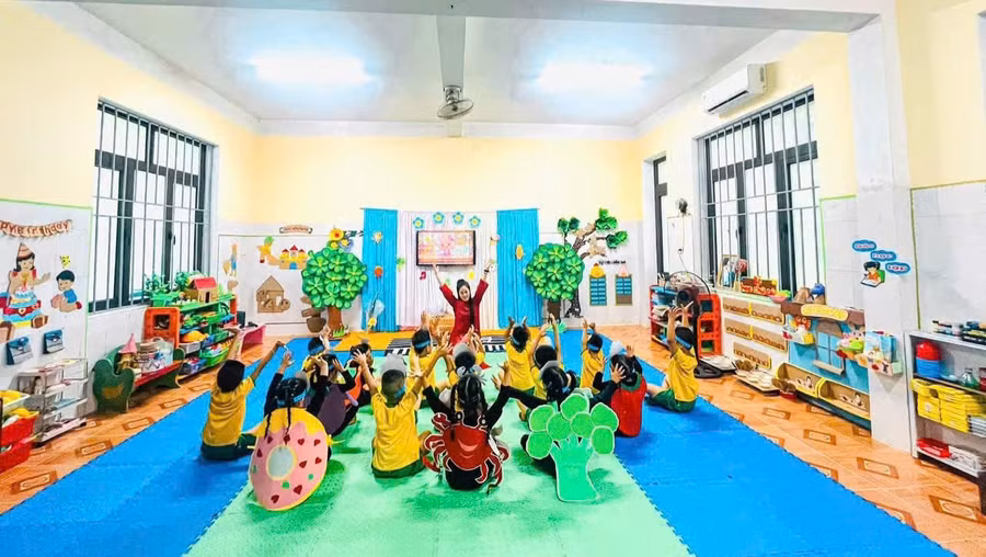 Trường Mầm non Ba Đồn chú trọng xây dựng môi trường giáo dục an toàn, thân thiện, tạo điều kiện để trẻ phát triển toàn diện.
