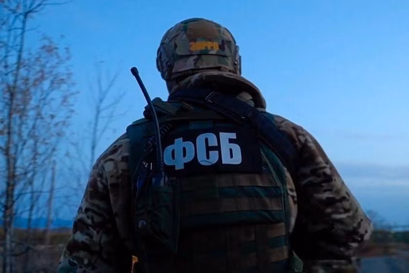 Nhân viên FSB.