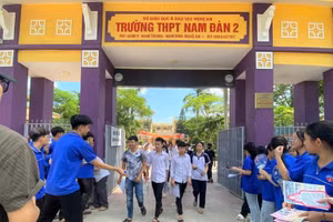 Thí sinh dự thi vào Trường THPT Nam Đàn 2, tỉnh Nghệ An năm học 2025-2026. Ảnh: ĐTCC