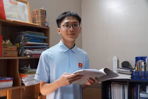Nguyễn Hoàng Phương, học sinh lớp 11A1, Trường THPT chuyên Phan Bội Châu. Ảnh: Hồ Lài