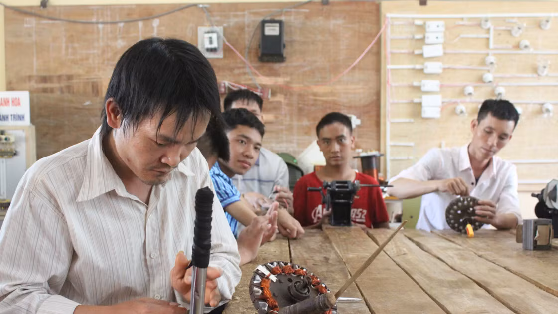 Đào tạo nghề tại Trường Trung cấp nghề Thanh, Thiếu niên khuyết tật, đặc biệt khó khăn Thanh Hóa.