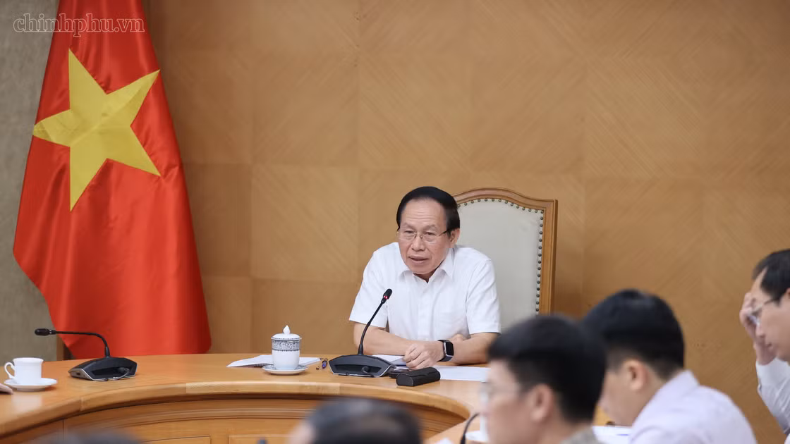 Phó Thủ tướng Lê Tiến Châu chủ trì cuộc họp về tình hình in, phát hành và cung ứng sách giáo khoa năm học 2026-2027 - Ảnh: chinhphu.vn/Thu Sa