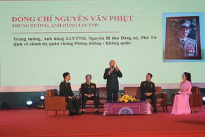 Giao lưu Tự hào truyền thống Quân đội Nhân dân Việt Nam Anh hùng
