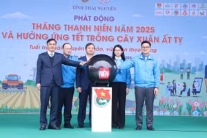 Các đại biểu phát động tháng thanh niên năm 2025.
