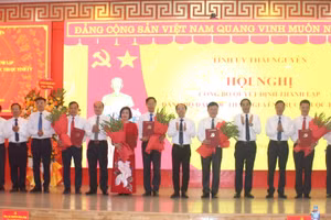 Ban Chấp hành Đảng bộ Đại học Thái Nguyên nhiệm kỳ 2025-2030 gồm 17 đồng chí.
