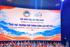 Học sinh Trường PT Vùng Cao Việt Bắc.