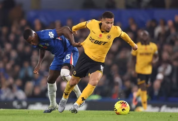 Lỡ hẹn với Ederson, Ban huấn luyện của MU nhanh chuyển hướng sang tiền vệ Joao Gomes của Câu lạc bộ Wolves. 00000000000000000000000000.png