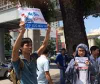 Bến xe ùn ùn sĩ tử ảnh 2
