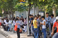Bến xe ùn ùn sĩ tử ảnh 3