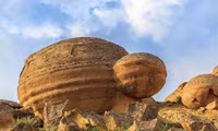 Những khối đá tròn như hòn bi khổng lồ ở Kazakhstan ảnh 6