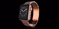 Gold Apple Watch Brilliance chất liệu vàng đỏ có giá 3.797 Bảng Anh