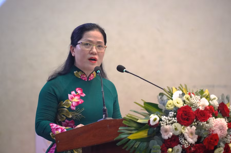 Thứ trưởng Bộ GD&amp;ĐT Nguyễn Thị Kim Chi phát biểu tại Lễ khai mạc.