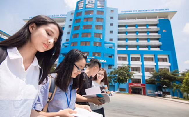 Khuôn viên Trường ĐH Bách khoa -ĐH Quốc gia TPHCM.
