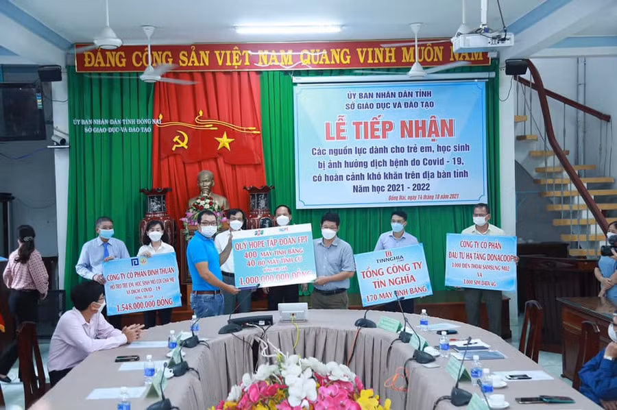 Ngành GD&amp;ĐT Đồng Nai tiếp nhận hỗ trợ từ các nguồn lực cho HS bị ảnh hưởng do dịch Covid-19 (Ảnh: Sở GD&amp;ĐT)