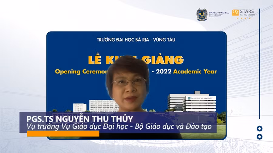 PGS.TS Nguyễn Thu Thủy – Vụ trưởng, Vụ Giáo dục Đại học; Bộ GD&amp;ĐT phát biểu tại buổi lễ trực tuyến.