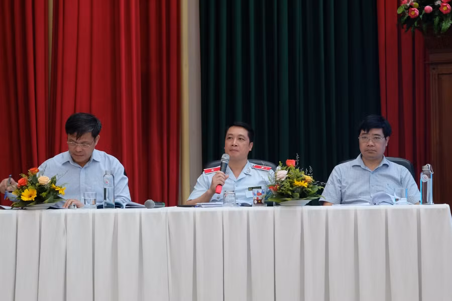 Ông Nguyễn Đức Cường - Chánh Thanh tra Bộ GD&amp;ĐT trả lời các thắc mắc của các cán bộ tại Hội nghị.
