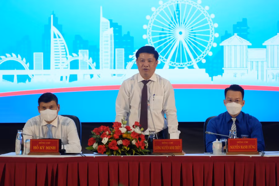 Ông Lương Nguyễn Minh Triết - Phó Bí thư Thường trực Thành ủy, Chủ tịch HĐND TP Đà Nẵng phát biểu tại buổi đối thoại.