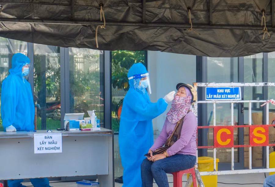 Xét nghiệm cho phụ huynh và học sinh trước khi vào thành phố
