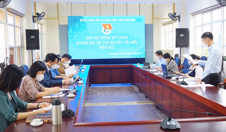 Một buổi làm việc của Hội đồng xét chọn Gương mặt trẻ Thái Nguyên tiêu biểu năm 2021