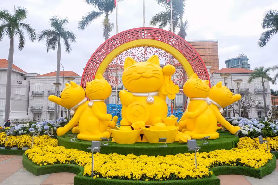 Vỉa hè phía Đông 42 Bạch Đằng (trước cầu chữ T). Ảnh: Hoàng Vinh. Vỉa hè phía Đông 42 Bạch Đằng (trước cầu chữ T). Ảnh: Hoàng Vinh.