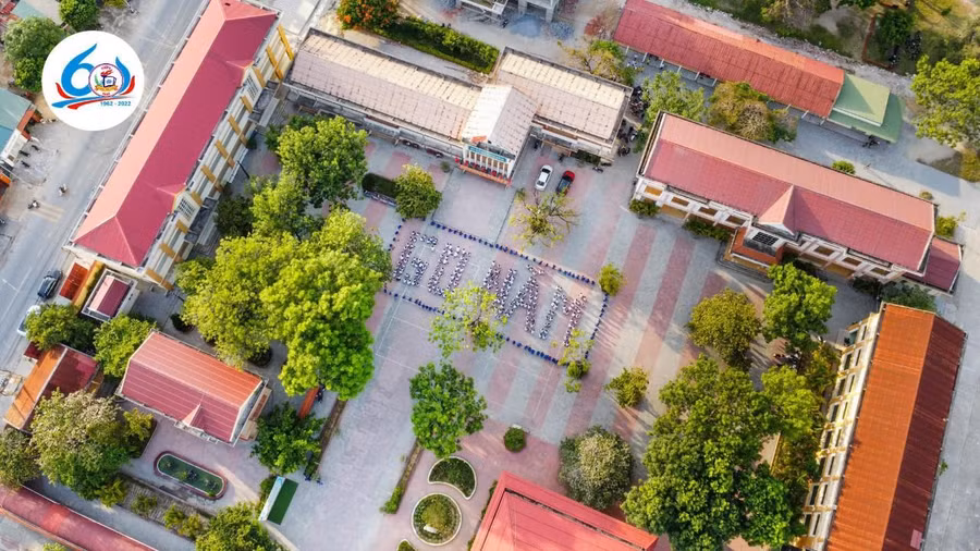 Hình ảnh Trường THPT Lương Thế Vinh nhìn từ trên cao.