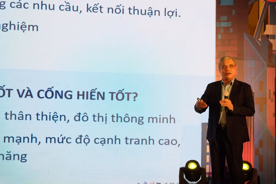PGS.TS Trần Đình Thiên - Nguyên Viện trưởng Viện Kinh tế Việt Nam chia sẻ tại Hội thảo.