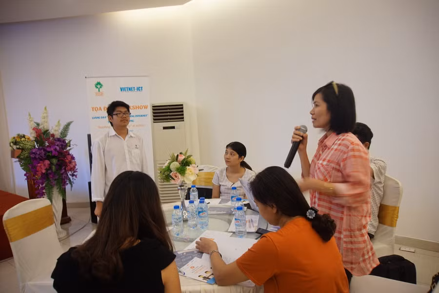 Trao đổi thảo luận tại tọa đàm Trao đổi thảo luận tại tọa đàm
