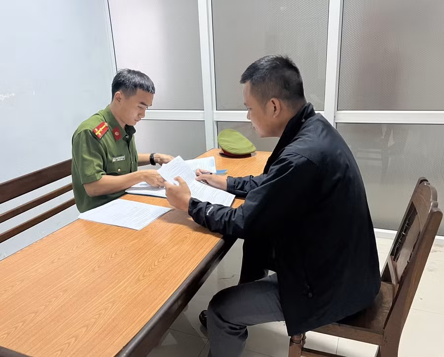 Nguyễn Thái Điền tại cơ quan công an. Ảnh: Công an Đà Nẵng