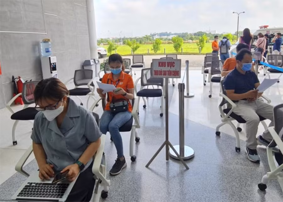 Khu vực theo dõi sau tiêm ngừa vắc xin.