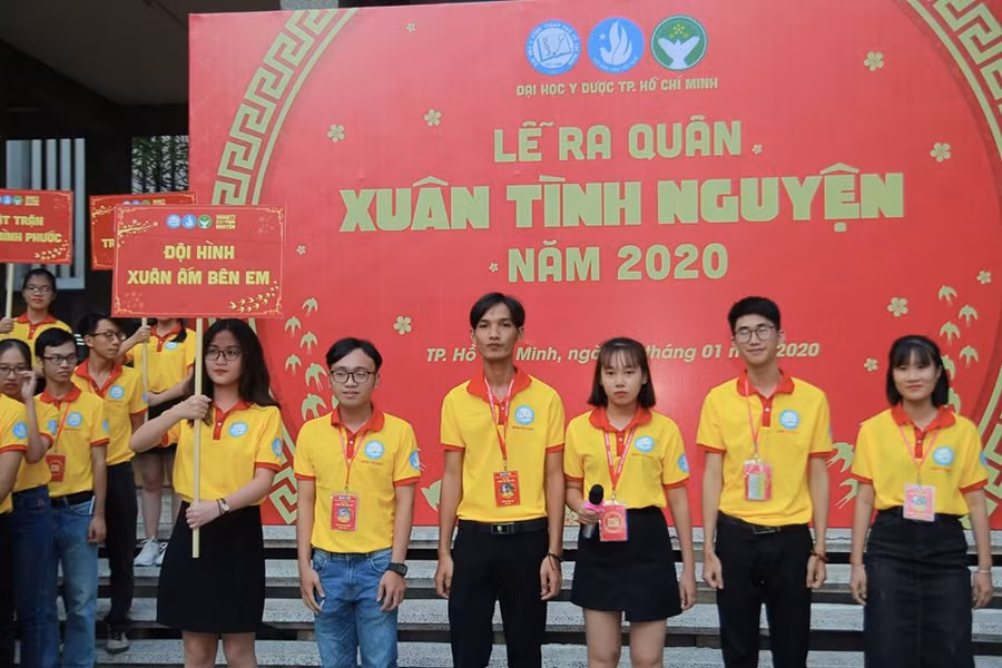 Ra mắt đội hình Xuân ấm bên em