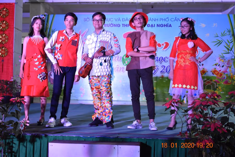 Thi trình diễn thời trang
