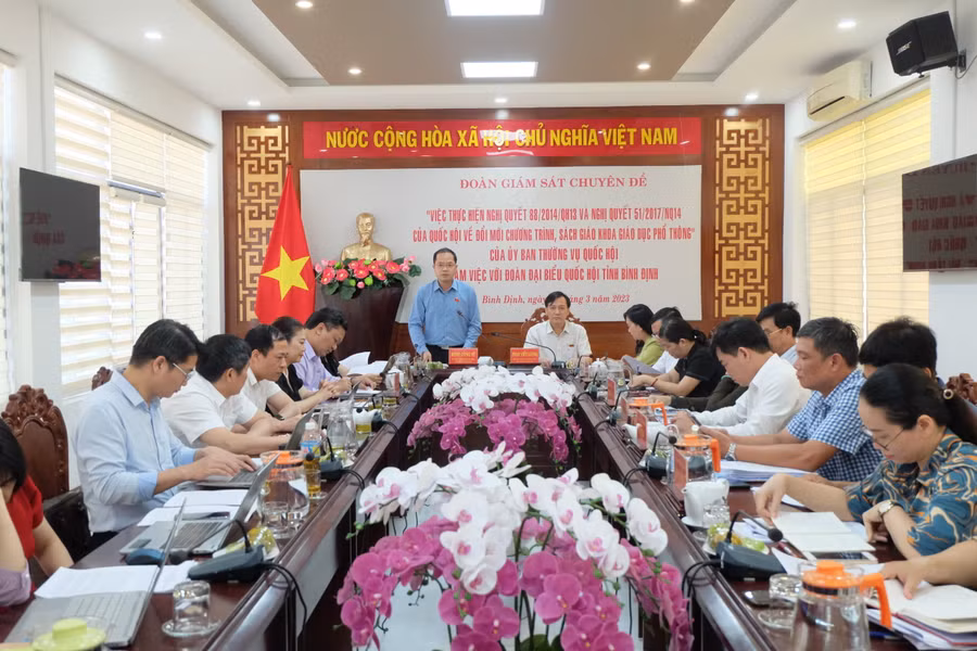 Quang cảnh buổi làm việc. Ảnh: Hoàng Vinh.