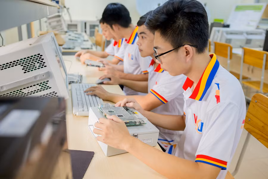 Quy mô giáo dục đào tạo theo hướng đa dạng hóa loại hình. (Ảnh: Hoàng Vinh) Quy mô giáo dục đào tạo theo hướng đa dạng hóa loại hình. (Ảnh: Hoàng Vinh)
