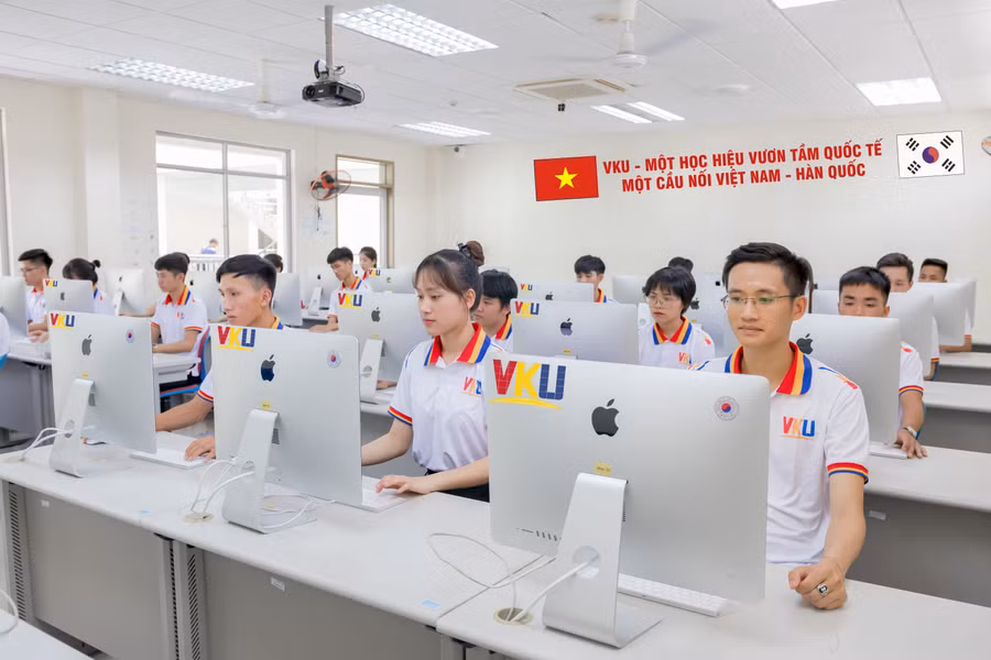 Đà Nẵng sẽ là nơi cung cấp nguồn nhân lực chất lượng cao, lao động chuyên dụng phục vụ cho các lĩnh vực công nghiệp công nghệ cao. (Ảnh: Hoàng Vinh) 
