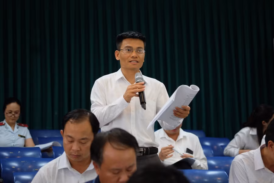 Cán bộ tham dự Hội nghị đặt một số câu hỏi về quá trình thanh tra, kiểm tra chấm thi tại Kỳ thi Tốt nghiệp THPT năm 2024.
