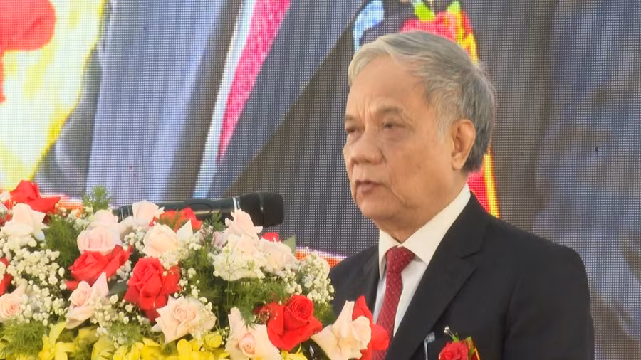 Ông Trần Hoà, nguyên Uỷ viên Ban Chấp hành Trung ương Đảng, nguyên Phó Chủ nhiệm Uỷ ban Kiểm tra Trung ương, nguyên Bí thư Tỉnh uỷ Quảng Bình là cựu học sinh của Trường THPT Lương Thế Vinh phát biểu cảm nghỉ tại Lễ kỷ niệm.