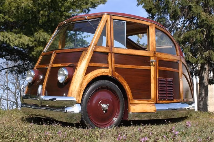 Chiếc xe thể hiện uớc mơ cháy bỏng ô tô giá rẻ của con người. Ảnh: Lane Motor Museum. 10 mẫu ô tô lập dị nhất từng được sản xuất